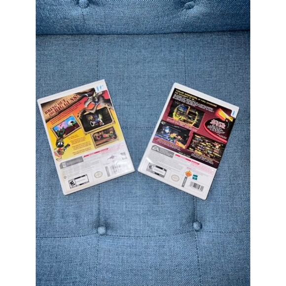 Looney Tunes:‎ Acme Arsenal & Nerf N-Strike Nintendo Wii Complete - Picture 2 of 2